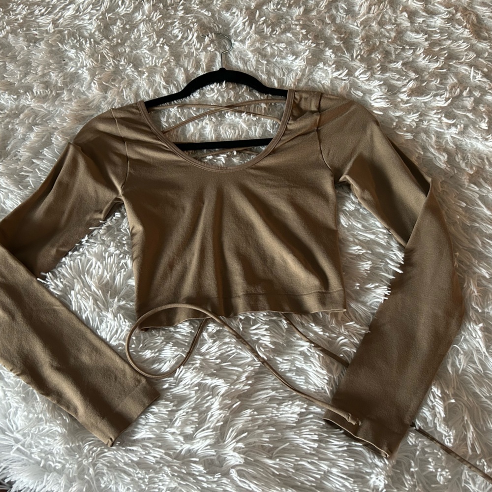 BRAND NEW TOP BEAUTIFUL TAUPE COLOR